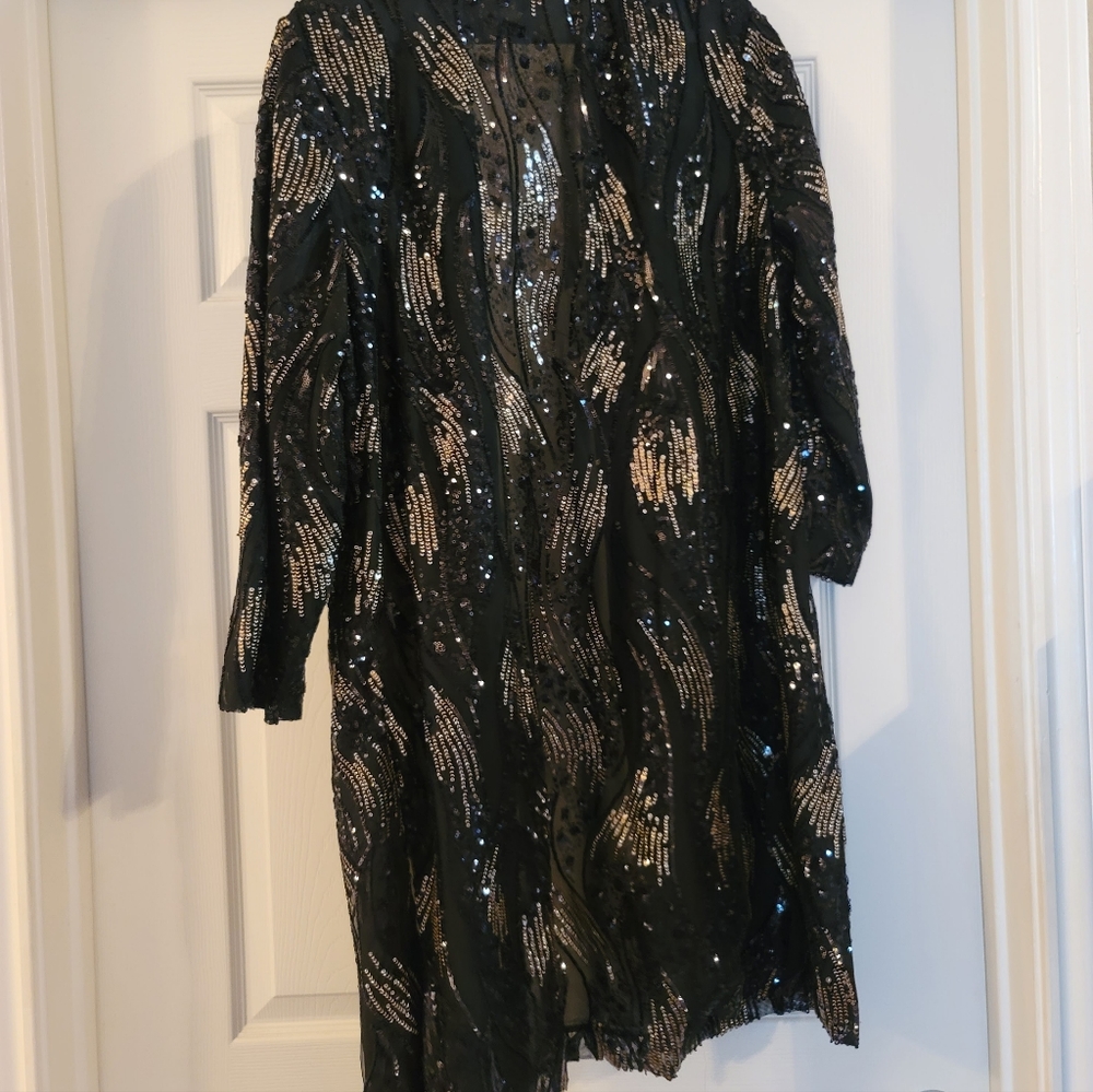 Misook large black and gold sequin long sleeve jacket